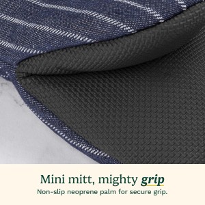 Cuisinart Heritage Mini Oven Mitts – 5.5” x 7” Heat-Resistant Kitchen Mitts for Oven with Non-Slip Neoprene Palm, Cotton Filling, and Faux Leather Loop – Durable Oven Mitt Set for Cooking & Baking