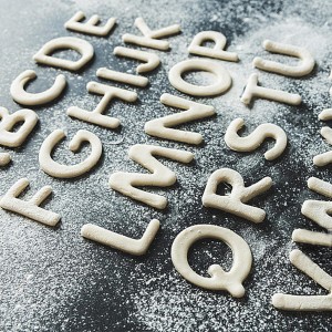 Alphabet Cookie Cutter Tool Set, 26 Pcs 1 Inch Stainless Steel Cookie Cutter Set Fondant Biscuit Fruit Dough Mold Tools for Halloween, Christmas,Birthday Party Decorations (Small-Letter)