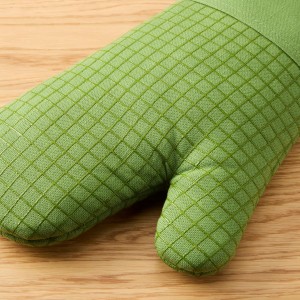 KITCHENAID Gourmet Series Gridlines Oven Mitts 2-Pack Set, Heat Resistant up to 600°F, Soft Silicone Grip, Magnetic Cuff, Matcha Green, 7