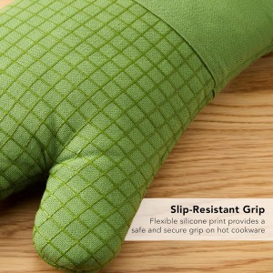 KITCHENAID Gourmet Series Gridlines Oven Mitts 2-Pack Set, Heat Resistant up to 600°F, Soft Silicone Grip, Magnetic Cuff, Matcha Green, 7
