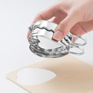 Dumpling Maker Empanada Maker Press: Heart Shaped Stainless Steel Dumpling Pie Mold Machine with Handle for Empanada Ravioli Pierogi Hand Pie 7.36 Inches