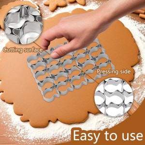 Cracker Cutter for Gold Fish,Stainless Steels Small Cookie Cutters,25 Cavity Fish Cookie Cutter,Mini Gold Molds for Crackers,Non-stick Dough