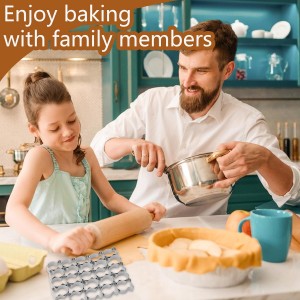 Cracker Cutter for Gold Fish,Stainless Steels Small Cookie Cutters,25 Cavity Fish Cookie Cutter,Mini Gold Molds for Crackers,Non-stick Dough