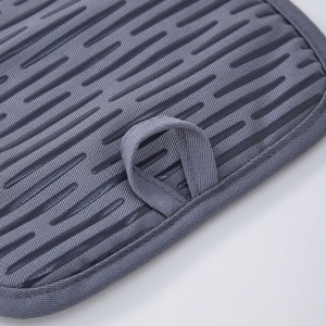 2 Pack Pot Holders for Kitchen, 7 x 9 Inch Cotton and Non-Slip Silicone Potholders Heat Resistant, Oven Cooking Hot Pads Pan Holder (Gray)