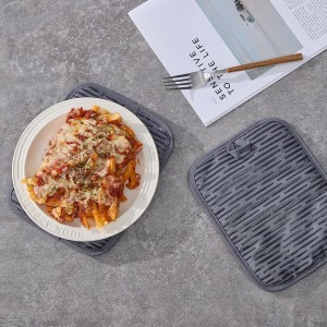 2 Pack Pot Holders for Kitchen, 7 x 9 Inch Cotton and Non-Slip Silicone Potholders Heat Resistant, Oven Cooking Hot Pads Pan Holder (Gray)