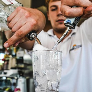 72 Pcs Stainless Steel Pour Spouts for Liquor Bottles with Rubber Dust Caps Tapered Bottle Pourers for Alcohol Olive Oil Wine Syrup Whiskey Bar Bartending Accessories