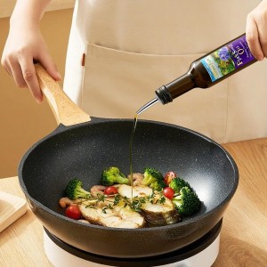 6PCS Stainless Steel Liquor Bottle Pourers,Oil Bottle Spouts for Liquor with 6 Adapters, Oil Pourer Spout with Rubber Dust Caps, Olive Oil Dispenser Spout for Alcohol, Wines, Spirits,Coffee