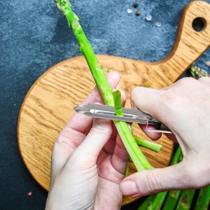 3 Pack Vegetable Peelers for Kitchen, Stainless Steel Fruit Potato Peeler with Easy Grip Ergonomic Handle, Dishwasher Safe Swivel Fruit Peelers