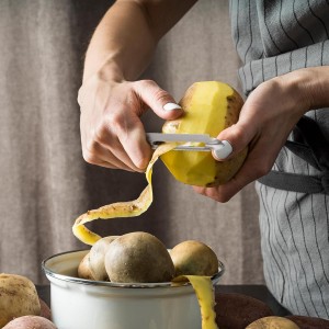 3 Pack Vegetable Peelers for Kitchen, Stainless Steel Fruit Potato Peeler with Easy Grip Ergonomic Handle, Dishwasher Safe Swivel Fruit Peelers