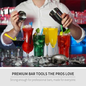 Julep Strainer, 304 Stainless Steel Cocktail Strainer with Rounded Handle, Bartender Tool for Mixing Glasses and Shakers, Professional Bar Accessory for Home or Bar Use (1, Black)