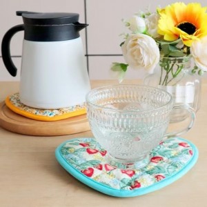 2 Pack Heart-Shaped Pot Holders for Kitchen - 15.01x19.84cm Heat Resistant Oven Pot Holders with Retro Floral Pattern, Hanging Potholders for Kitchens, Kitchen Mitts for Oven & Oven Mitt (Blue)