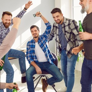 Green Army Beer Bottle Opener for Men, Unique 3D Soldier Design Ideal for Father's Day Birthday Anniversaries Christmas Gift for Veterans Husband Grandpa Boyfriend