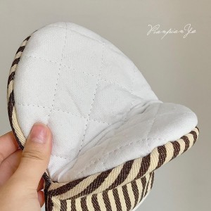 1 Pair Mini Oven Mitts,High Heat Resistant Oven Gloves,Kitchen Short Oven Mit with Hanging Loop for BBQ, Baking, Cooking and Grilling, (Khaki)