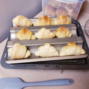 3-Slot French Bread Baking Pan - Professional Non-Stick Coated Baguette Bread Tray - Thickened Carbon Steel Baking Mold with Ventilation Holes - Suitable for Oven Baking