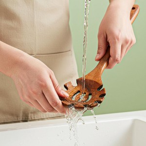 Spaghetti Spoon Wooden Pasta Spoon with Teeth Spaghetti Fork Tongs 12.5 Inch Teak Slotted Strainer Spoons for Cooking Serving Collecting, Wooden Fork Server Utensil with Claws, Wood Noodle Strainer