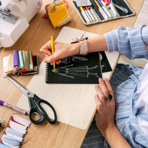 10 Pack Plastic Placemats 17x11 Inch, Clear Place Mats Wipeable, Vinyl Table Mats for Kitchen Dining Table Protection, Craft Projects, Shelf and Drawer Liner