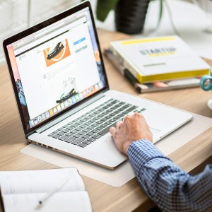 10 Pack Plastic Placemats 17x11 Inch, Clear Place Mats Wipeable, Vinyl Table Mats for Kitchen Dining Table Protection, Craft Projects, Shelf and Drawer Liner