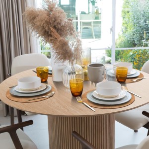 ADRIMER Placemats, Heat Resistant Round Placemats Set of 8 Washable, Waterproof Table Mats, Wipeable Faux Leather Place Mats for Kitchen, Dining Room, Camel