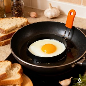 5pcs Egg Rings For Frying Eggs, Stainless Steel Crumpet Ring Mold Griddle Pancake Shapers with Silicone Handle,Includes Bonus Oil Brush and Egg Separator(4.72