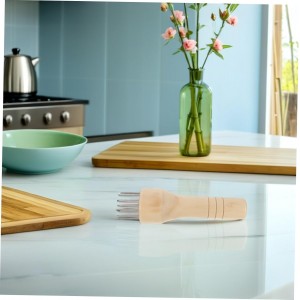 Stainless Steel Meat Tenderizer Needle Tool with Ergonomic Wood Handle Manual Meat Pounder for Steaks Chicken and Pork Efficient Kitchen Hammer for Tenderizing and Cooking