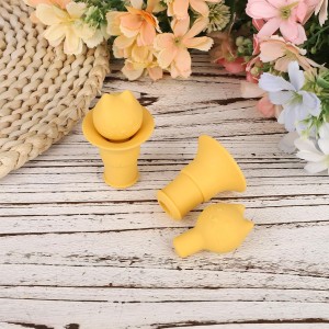 2pcs Wine Stoppers, PVC Durable Cute Cat Head Design Funny Silicone Kitten Wine Corks and Funnel Replacements Practical Bottle Pourer Accessories Suitable for Home Kitchen Tool Bar Gadgets (Yellow)