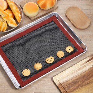 2 PCS Silicone Mat for Baking, Perforated Baking Mat Reusable Silicon Mats Oven Liners for Cookies, Bread, Pizza, Pastry Black/Red 15.7
