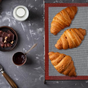 2 PCS Silicone Mat for Baking, Perforated Baking Mat Reusable Silicon Mats Oven Liners for Cookies, Bread, Pizza, Pastry Black/Red 15.7