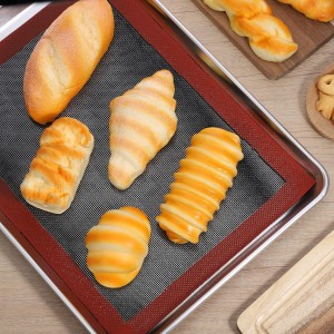 2 PCS Silicone Mat for Baking, Perforated Baking Mat Reusable Silicon Mats Oven Liners for Cookies, Bread, Pizza, Pastry Black/Red 15.7