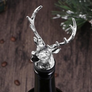 Amosfun Deer Head Wine Pourer Wine Aerator with Silicone Rubber Neck Bar Party Bottle Corks 3.74X2.55X2.55 Inches