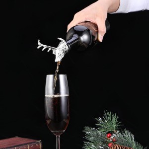 Amosfun Deer Head Wine Pourer Wine Aerator with Silicone Rubber Neck Bar Party Bottle Corks 3.74X2.55X2.55 Inches