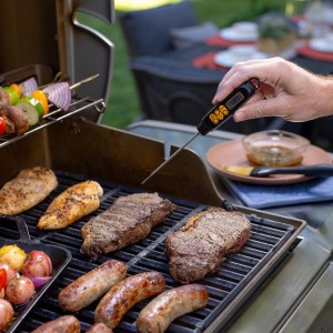 Maverick Digital Instant Read Thermometer, Thin Tip 1.8mm Probe, Fast Accurate Readings, Stainless Steel Long Stem, Sheath-Handle Extension, Hold Function, for Grilling, Frying & Baking