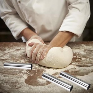 Cream Horn Molds Stainless Steel, Cannoli Tubes Kit Pack of 20 Baking Cones Pastry Roll Horn Croissant Mold with Brush