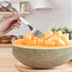 Watermelon Cutter, 2-in-1 Stainless Steel Fruit Cutter, Dual Head Watermelon Fork Slicer Tool, Summer Fruit Cutting Kitchen Gadget for Home (1PCS)