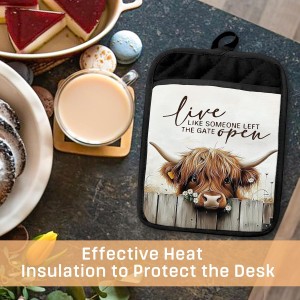 Farmhouse Highland Cow Pot Holders with Pockets, Live Like Someone Left The Gate Open Oven Pot Holders Heat Resistant Oven Mitts Hot Pads for Kitchen Baking Cooking