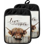 Farmhouse Highland Cow Pot Holders with Pockets, Live Like Someone Left The Gate Open Oven Pot Holders Heat Resistant Oven Mitts Hot Pads for Kitchen Baking Cooking