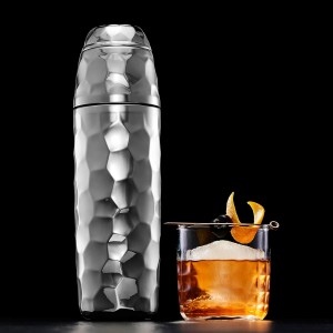 HexClad 25 oz Cocktail Shaker, Vacuum Insulated Bar Shaker with Built-In Jigger & Strainer, Leak-Proof, PVD Finish (Chrome)