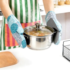 Vintage Blue Flowers Oven Mitts Pot Holders 4 Set Silicone Kitchen Oven Mitts Heat Resistant Potholders Non-Slip Hot Pads and Oven Gloves Sets