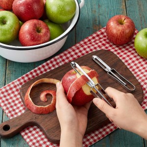 3 Pcs Stainless Steel Vegetable Peeler for Kitchen, Rotary Vegetable Potato Peeler with Easy Grip Ergonomic Handle, Cucumber, Carrot & Fruit Peeler Set, Dishwasher Safe (Silver)