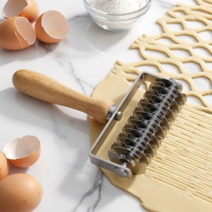 Stainless Steel Rolling Cutter, Multi Blade Meat Tenderizer Roller, Manual Dough & Pastry Cutter, Grid Cake Cutting Tool for Kitchen (Silver)