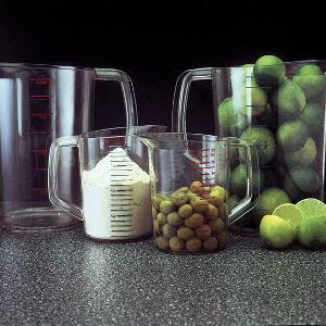 Rubbermaid Commercial Products Food Service Utility Scoop, 64-Ounce, White, for Ice/Bar and Ingredient Use in Restaurant/Kitchen