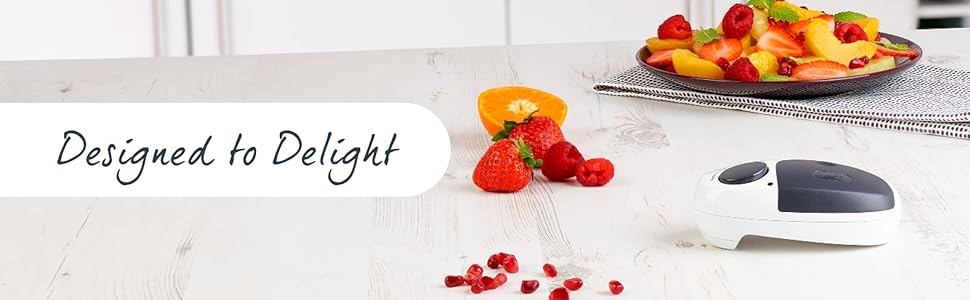 Zyliss Lock N' Lift Can Opener with Lid Lifter Magnet - Manual Opener with Locking Mechanism - Easy-to-Turn - Magnetic Can Opener - White/Gray