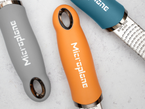 Microplane Premium Classic Series Zester 18/8, Black - Lemon Zester & Cheese Grater & Vegetable Grater - Citrus, Parmesan Cheese, Garlic, Ginger, Nutmeg, Chocolate - Stainless Steel Grater