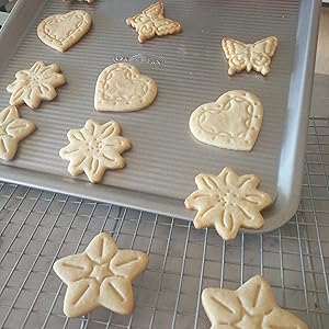 USA Pan Bakeware Cookie Sheet, Large, Warp Resistant Nonstick Baking Pan, Made in the USA from Aluminized Steel,Silver