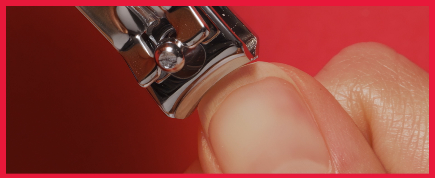 Revlon Nail Clipper With File, Manicure Care Tool With a Curved Blade for an Accurate Trimming and Grooming, Easy to Use (Pack of 1)