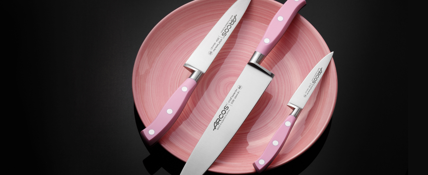 Arcos Forged Carving Fork 7 Inch Nitrum Stainless Steel. 180 mm Blade. Very useful utensil that provides absolute stability for chopping roast meat with a carving knife. Series Riviera. Color Black