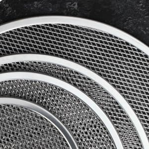 New Star Foodservice Restaurant-Grade Seamless Aluminum Pizza Baking Screen, 18 Inch