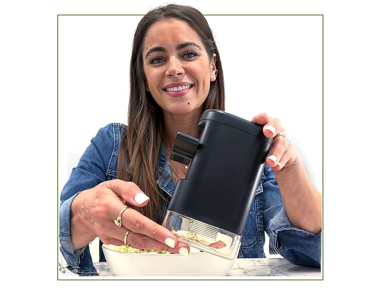 PepperMate Traditional Black Pepper Grinder Mill - Manual, High-Efficiency Salt and Pepper Grinder - Durable, Adjustable Coarseness Pepper Mill Grinder - Easy to Use