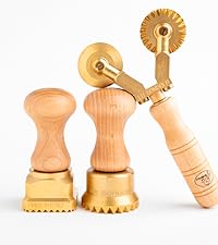 La Gondola Homemade Ravioli Stamp - Round Smooth 1.5in | Italian Pasta Making Tool for Home and Business | Brass & Natural Wood | Sturdy & Easy to Use Ravioli Stamp | Ravioli Cutter Made in Italy