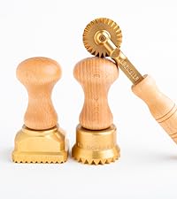 La Gondola Homemade Ravioli Stamp - Round Smooth 1.5in | Italian Pasta Making Tool for Home and Business | Brass & Natural Wood | Sturdy & Easy to Use Ravioli Stamp | Ravioli Cutter Made in Italy