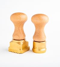 La Gondola Homemade Ravioli Stamp - Round Smooth 1.5in | Italian Pasta Making Tool for Home and Business | Brass & Natural Wood | Sturdy & Easy to Use Ravioli Stamp | Ravioli Cutter Made in Italy